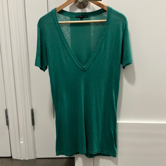 Truly Madly Deeply Urban Outfitters V-Neck Slub T-Shirt Size XS - Picture 2 of 6